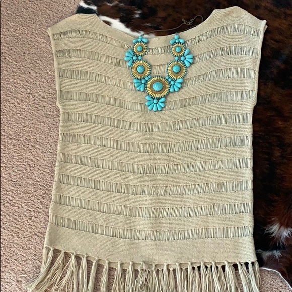 Cache Tops - NWOT-CACHE-Oversized TOP-SIZE-M (OR L)